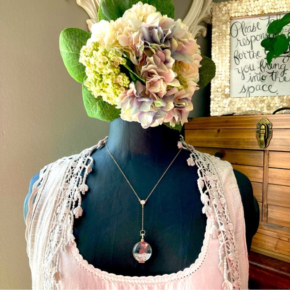 Limited Holiday Edition Shake Necklace - Picture 1 of 7